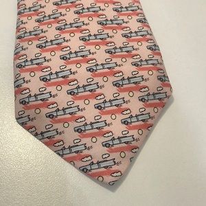 Pink vineyard vines tie with car design